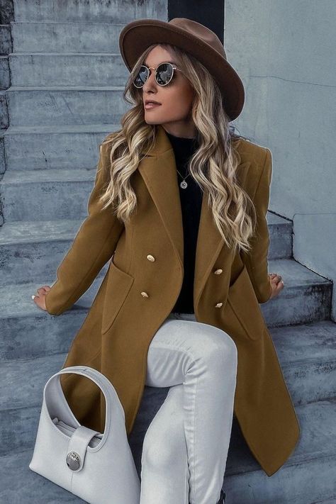 Womens Wide Collar Wool Coat is classic and wearbable in winter season. It has a button closure. This womens wide collar wool coat is made up of premium quality wool blend. #woolcoat #womenstrenchcoat #classiclook #stylishlook #womensfashion #coats Credits: gypsy Fav Outfit, Double Breasted Overcoat, Pea Coats Women, Peacoat Jacket, Women Overcoat, Pea Coat, Mixing Fabrics, Dressy Casual, Trendy Fashion Women