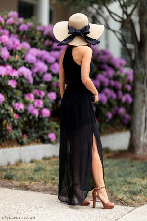 Fashion Style Tips, Comfortable Maxi Dresses, Simple Style Outfits, Extra Petite, Elegant Outfit Classy, Women Hats Fashion, Portrait Photography Women, Hermes Belt, Maxi Dress Online