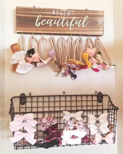 Pacifier Storage Nurseries, Boho Bow Holder Diy, Nursery Headband Organization, Baby Headband Organization, Baby Girl Bow Storage, Bow Storage Nursery, Diy Girl Nursery Decor, Nursery Bow Organization, Baby Girl Cow Nursery