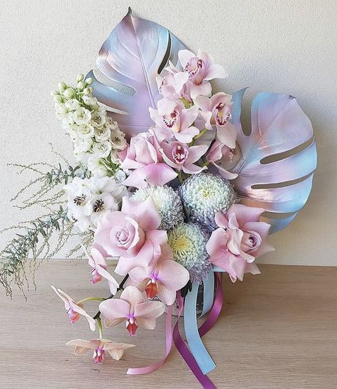 Iridescent Bridal Bouquet, Iridescent Flowers, Fleurs Diy, Pastel Wedding, Beautiful Flower Arrangements, Bouquet Of Flowers, Dried Flower Arrangements, Wedding Florals, Arte Floral