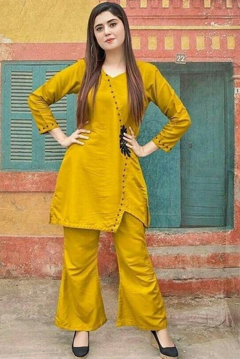 Dress Design Pakistani, डिजाइनर कपड़े, Dressing Design, Kameez Designs, Girls Dresses Sewing, Womens Trendy Dresses, Pakistani Fashion Casual, Stylish Short Dresses, Pakistani Dresses Casual