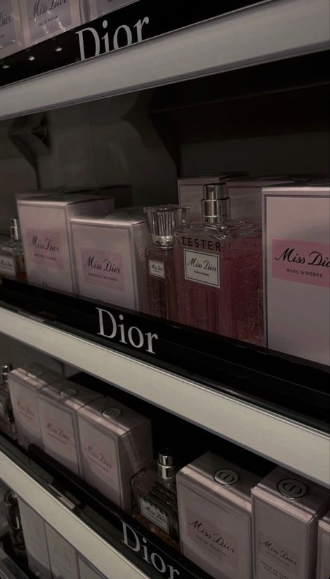 Old Money Perfume Aesthetic, Diorcore Aesthetic, Dior Aesthetic Perfume, Miss Dior Wallpaper, Luxury Aesthetic Pink, Aesthetic Pink And Black, Miss Dior Aesthetic, Coquette Aesthetic Girl, Chanel Jennie Kim