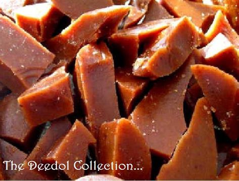 Hard Caramel Candy.... https://grannysfavorites.wordpress.com/2015/11/19/hard-caramel-candy-3/ Hard Caramel Recipe, Hard Toffee Recipe, Caramel Candies Recipe, Hard Candy Recipes, Healthy Recipes Easy Snacks, Tea Party Food, Favorite Cookbooks, Caramel Candy, Pure Vanilla