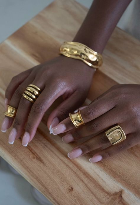 Gold Accessories On Black Women, Black Women Gold Jewelry, Gold Jewellery Black Women, Black Women Wearing Gold Jewelry, Golden Jewelry Aesthetic, Gold Rings Aesthetic Black Women, Black Women Gold Jewelry Aesthetic, Chunky Gold Jewelry, Dope Jewelry Accessories