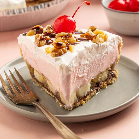 Banana Split Pie Strawberry Cool Whip Pie, Recipes For Apple Pie, Strawberry Cool Whip, Cool Whip Recipes, Cool Whip Pie, Whip Recipes, Cool Whip Pies, Banana Split Pie, Pie Pecan