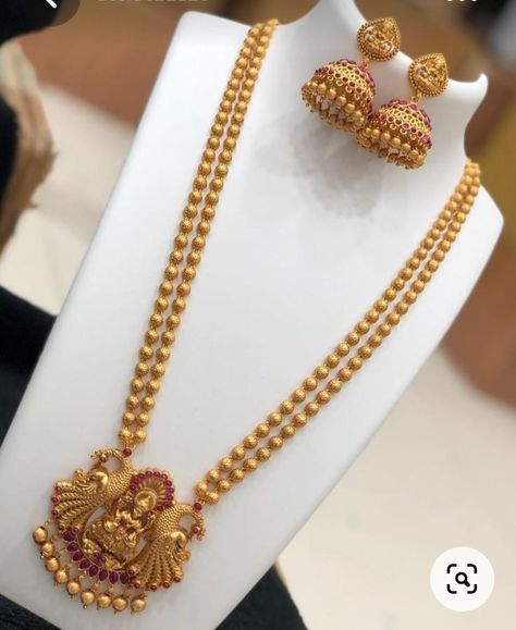 Gold Necklace Price, Gold Jewels Design, Long Haram, Gold Jewelry Outfits, Black Beads Mangalsutra Design, New Gold Jewellery Designs, Indian Bridal Jewelry Sets, Gold Bridal Jewellery, Gold Mangalsutra Designs