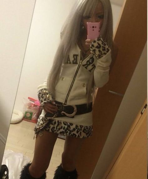 일본 패션, Gyaru Fashion, 2000s Fashion Outfits, J Fashion, Harajuku Fashion, 2000s Fashion, Japanese Fashion, Look Cool, Aesthetic Clothes