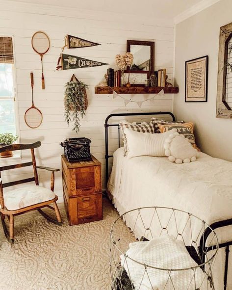 White Bedroom Walls with Vintage Elements - Soul & Lane Vintage Western Bedroom, Bedroom White Walls, White Bedroom Walls, White Wall Bedroom, Western Rooms, Western Bedroom, Antique Typewriter, Wood Trunk, Bedroom White