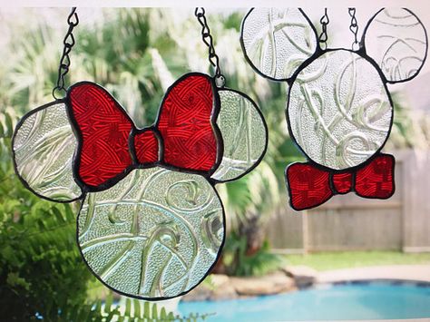 These Disney Inspired Suncatchers Are a Ray of Sunshine Stained Glass Disney, Glass Sun Catchers, Disney Stained Glass, Stained Glass Sun, Glass Art Design, Stained Glass Patterns Free, Wine Glass Art, Glass Art Projects, Beach Glass Art