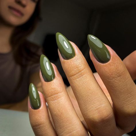 Explore 25 trending autumn nail colors for 2024, perfect for a chic seasonal look #AutumnNails2024 #FallNailTrends #SeasonalNailArt #ChicManicure #NailInspo #CozyNailColors #ElegantNails #FallBeauty #TrendyNails #NailDesigns2024 Easy Fake Nails, Nails Almond Shape, Olive Nails, Press On Nails Almond, Summer Nails Almond, Long Almond Nails, Almond Shape Nails, Almond Acrylic Nails, Almond Shape