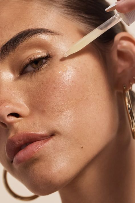 Remove Skin Tags Naturally, Celebrity Skin Care, Glow Skin, Beauty Shoot, Skin Care Brands, Vanessa Hudgens, Madison Beer, Beautiful Skin, Clean Beauty