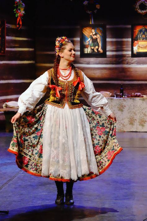 Folk clothing from Kraków, southern Poland. Image by Adam Gryczyński. Polish Traditional Clothing, Polish Folk Dress, Traditional Polish Clothing, Monika Core, Poland Costume, Polish Folk Costume, Polish Traditional Costume, Polish Costume, Polish Embroidery