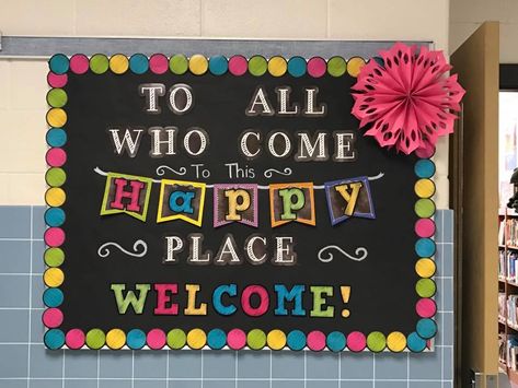 Room Door Ideas, Hallway Bulletin Boards, Christmas Bulletin Boards, Diy Classroom Decorations, School Board Decoration, School Door Decorations, Winter Bulletin Boards, Preschool Bulletin, Library Bulletin Boards