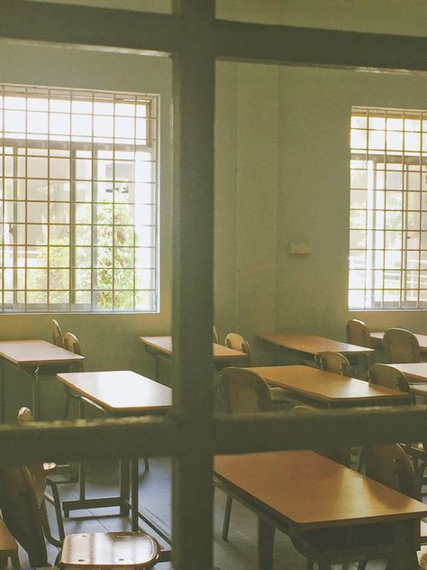 #zicxa #image #background #wallpaper Japanese School Life, Aesthetic Haikyuu, Fotografi Vintage, Scenery Photography, Image Background, Wallpapers Images, Japan Aesthetic, Aesthetic Japan, Green Sky