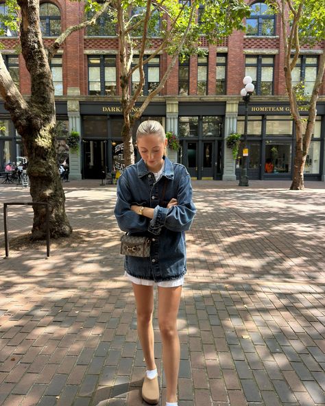 a clog kind of day 🙂‍↕️ Croc Dylan Clogs Outfits, Super Birki Clog Outfit, Birkenstock Clogs Summer, Crocs Dylan Clog Outfit, Birkinsoks Clogs Outfit, Birkenstock Outfit Clog, Sporty Blue Slip-on Clogs, Super Birki Clog, Dansko Clogs Outfit