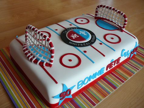 A hockey rink cake for Guy who dreams about being part of the live TV show *La serie montreal-quebec*. All covered in fondant and the logo w... Hockey Birthday Cake, Hockey Cake, Hockey Cakes, Hockey Birthday Parties, Hockey Party, Hockey Birthday, Sport Cakes, Football Cake, Cake Decorating Ideas