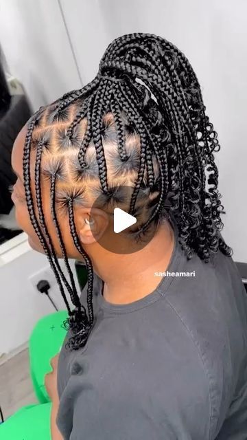 SASHEAMARI | KNOTLESS BRAIDS LONDON📍 on Instagram: "Consistency matters ! Braids @sasheamari Medium Knotless braids with synthetic curly ends #londonbraider #londonknotlessbraids #ukbraiders #knotlessbraidslondon #knotlessbraidsuk #bohobraidsuk" Long Knotless Box Braids Medium With Curls At The End, Large Knotless Box Braids With Curls At The End, Big Box Braids With Curly Ends, Knot Less Braids With Curls At The End, Medium Knotless Curls At The End, Darling Curly Braids Attachment, Medium Box Braids With Curly Ends, 2 Goddess Braids, Knotless Braids With Curly Ends