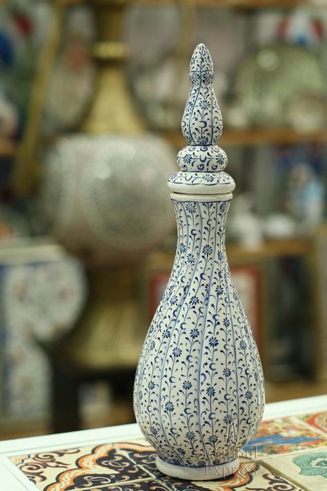 Iznik Design Handmade Ceramic Vase - Height : 38cm/15'' Turkish Cafe, Turkish Gifts, Iznik Tile, Turkish Tile, Turkish Lamps, Handmade Ceramics Vase, Turkish Ceramics, Chinese Pottery, Cultural Center