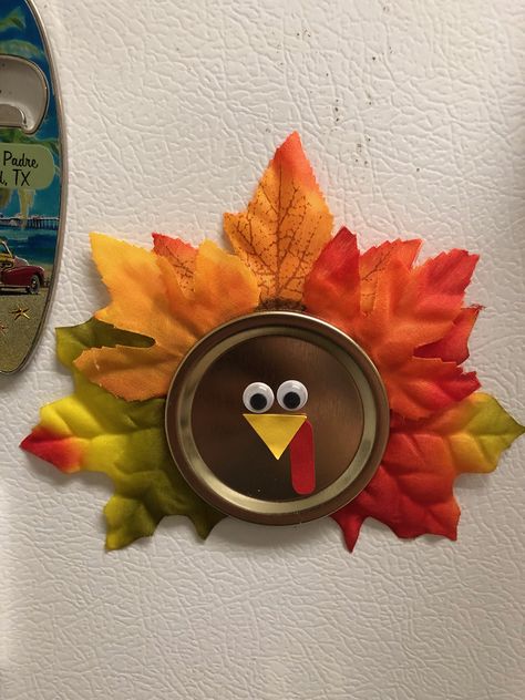 Thanksgiving gift for 2nd grade class. Turkey magnets using mason jar lids. Thanksgiving Jars Ideas, November Ideas For Seniors, Mason Jar Lid Turkey, Canning Lids Craft, November Craft Ideas For Seniors, Fall Classroom Crafts 3rd Grade, Mason Jar Turkey Craft, Mason Jar Lid Crafts, Thankful Jars For Kids