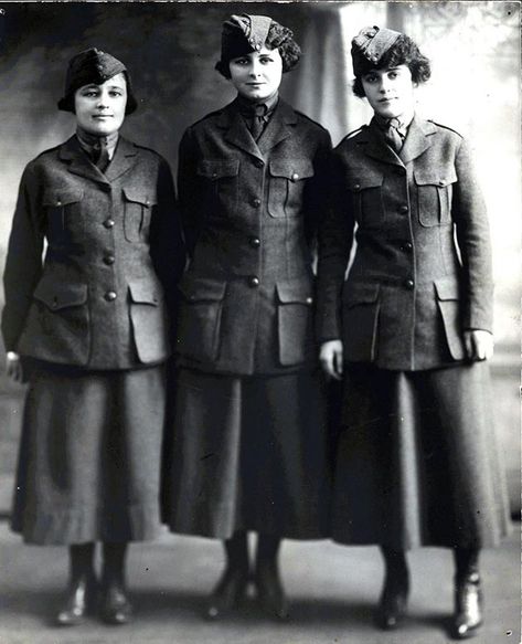 Marines First Accepted Women Enlistees 96 Years Ago | Mother Jones Women Suit And Tie, Women Marines, Women Activists, Marines Corps, Military Clothes, Women Veterans, Wwii Women, Navy Girlfriend, Military Girlfriend