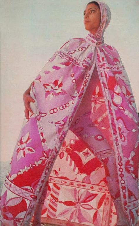 Pucci Pattern, Henry Clarke, 60s Vintage Fashion, Patti Hansen, Pucci Vintage, Tout Rose, 60s 70s Fashion, Fashion 1960s, Lauren Hutton