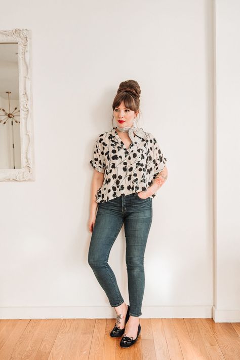 Keiko Lynn Style, How To Style High Waisted Jeans, Style High Waisted Jeans, Styles Of Jeans, Keiko Lynn, Statement Dress, Black And White Tops, High Waisted Jeans, Plaid Flannel Shirt