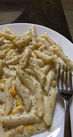 Delicious Food Image, Quick Lunch Recipes, Eating Food Funny, White Sauce Pasta, Food Captions, Vegetarian Fast Food, Tasty Recipes Videos, Food Babe, Food Therapy