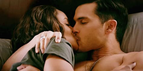 Enzo Vampire Diaries, Enzo Tvd, Bonnie And Enzo, Good Morning Kiss Images, Hugs And Kisses Couples, Hayley The Originals, Olivia And Fitz, Good Morning Kisses, Michael Malarkey