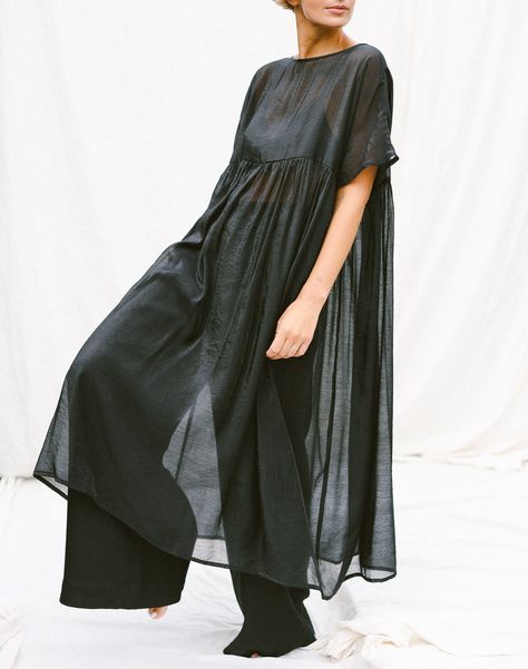 Organza Styles, Organza Dress, Oversized Dress, Moda Vintage, Mode Inspiration, Kimono Fashion, Lithuania, Dress Making, Fashion Inspo