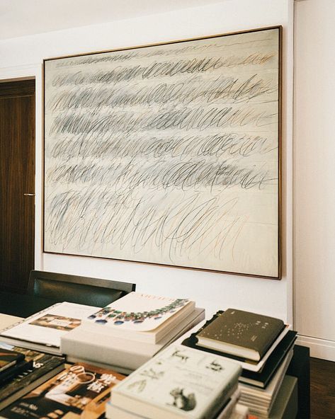 The London List, Magazine’s Instagram photo: “The home of collector Pierre Chen, Taipei; Cy Twombly’s ‘Untitled’ (1971)  hangs behind a desk in the study  . . . . .  Photograph by…” Cy Twombly Paintings, Cy Twombly, Art Attack, Western Art, Art Collector, The Wall, Home Art, Art Nouveau, Design Art