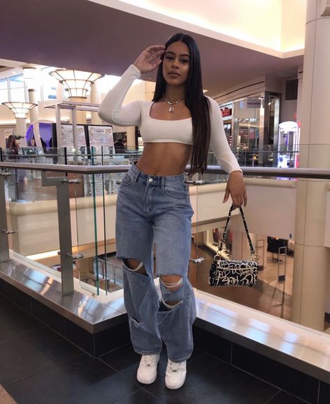 Flor De La Rosa ✨ on Instagram: “I miss the mall 😔 Stay safe & healthy” Pinterest Lifestyle, Baddie Outfit, Teenage Outfits, Neue Outfits, Tomboy Style Outfits, Streetwear Fashion Women, Cute Swag Outfits, Baddie Outfits Casual, Dope Outfits