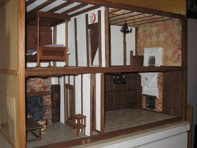 Small House Model, Dollhouse Interior, Tudor Cottage, Miniature World, Gothic Furniture, English Tudor, Medieval Houses, Dollhouse Miniatures Diy, Dolls House Interiors