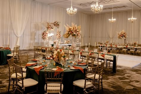 Hunter green table cloth with terracotta napkins Emerald Green And Burnt Orange Wedding Colors, Emerald Green And Orange Wedding, Emerald Green And Burnt Orange Wedding, Terracotta Napkins, Green Table Cloth, Orange Wedding Themes, Green Gold Weddings, Wedding Reception Layout, Reception Layout