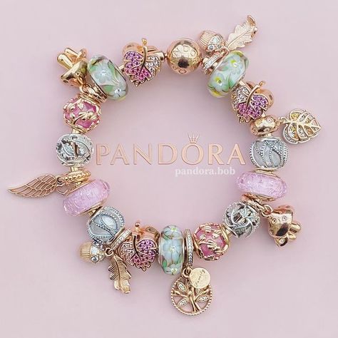 @pandora.bob у апликацији Instagram: „Autumn Dream in Pastel 🎀 Werbung wegen Markennennung / alles selbst bezahlt #pandoraautumn2020 #pandoraautumn #pandorarose #dopandora…“ Pandora Bangle Bracelet, Pandora Bracelet Charms Ideas, Girly Bracelets, Pandora Bracelet Designs, Pandora Bangle, Instagram Autumn, Wrist Jewelry, Pandora Bracelet Charms, Jewelry Fashion Trends