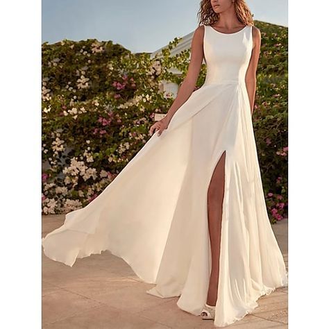 Jeweled Wedding Dress, Cheap Wedding Dresses Online, Wedding Dress Store, Chiffon Wedding Dress, Casual Wedding Dress, Family Picture, Picture Outfits, Casual Wedding, Online Wedding Dress