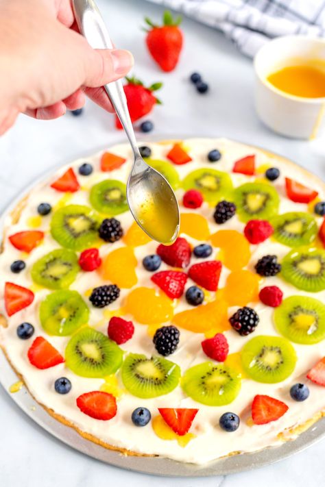 Gluten Free Fruit Pizza, Grilled Fruit Kabobs, Fruit Pizza Frosting, Fruit Pizza Designs, Citrus Glaze, Easy Fruit Dip, Pizza Sugar Cookie, Easy Fruit Pizza, Pizza Vegana