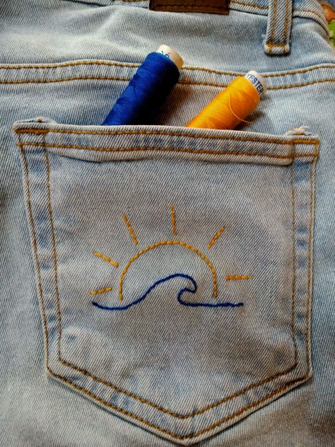 Embroidery Jeans Diy, Basic Hand Embroidery Stitches, Clothes Embroidery Diy, Denim Decor, Thread Art, Embroidery On Clothes, Cute Embroidery, Embroidery Designs Fashion, Sewing Embroidery Designs