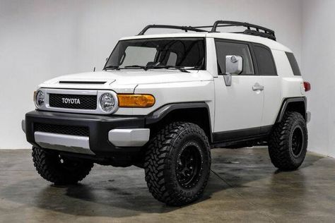 Lifted Fj Cruiser, Fj Cruiser Mods, 2014 Toyota Fj Cruiser, Highway Traffic, Car Goals, Ac Power, Toyota Fj Cruiser, Fj Cruiser, Toyota Land Cruiser