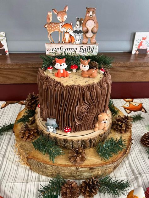 Woodland Cake Decorations, Cake Forest Animals, Woodland Animal Cake Ideas, Diy Woodland Cake, Forest Animals Cake Woodland Creatures, Woodland Themed Birthday Cake, Woodland Animals Birthday Cake, Woodland Bear Cake, Woodlands Birthday Cake