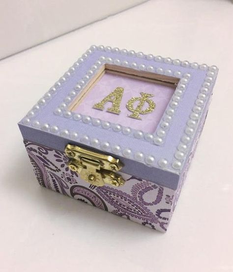 Sorority Pin Box, Theta Crafts, Badge Box, Big/little Baskets, Little Gifts Sorority, Sorority Pins, Alpha Phi Sorority, Big Little Crafts, Big Little Basket