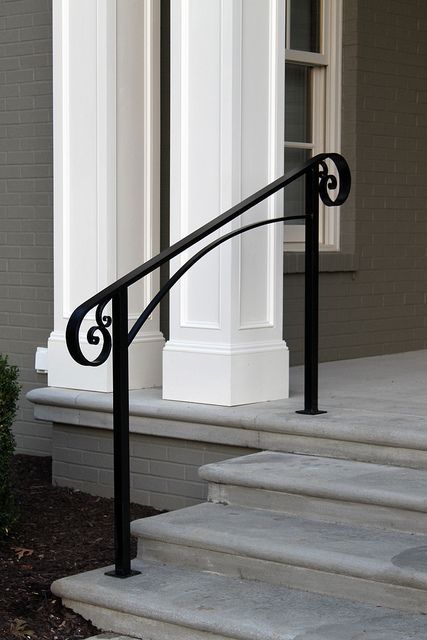 Front Door Railing Ideas, Bullnose Steps, Railing Outdoor, Front Porch Stairs, Front Porch Railings, Outdoor Stair Railing, Front Porch Steps, Porch Stairs, Wrought Iron Stair Railing