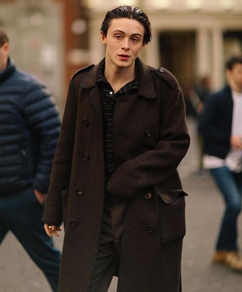 Sonny Hall, Elias Bouchard, Man Photo, Alternative Outfits, Jacket Outfits, Down Jacket, Trench Coat, Fashion Beauty, Lookbook