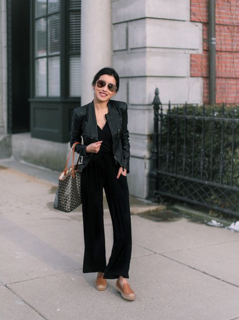 casual black jumpsuit travel style outfit ideas Jumpsuit Outfit With Jacket, Style A Black Jumpsuit, Casual Black Jumpsuit, Jumpsuit Outfit Ideas, Jumpsuit Outfit Black, Extra Petite Blog, Black Jumpsuit Outfit, Jumpsuit Outfit Casual, Black Jumpsuits