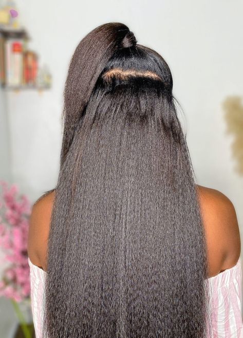 5 BEST CLIP IN HAIR EXTENSIONS FOR BLACK WOMEN 2024 Best Clip In Hair Extensions, Straight Clip Ins, Hair Extensions For Black Women, Extensions For Black Women, Natural Hair Blowout, Curly Crochet Hair Styles, Curly Clip Ins, Straight Hair Extensions, Straight Ponytail