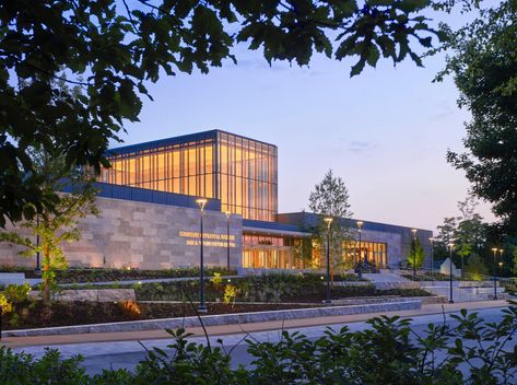 This state-of-the-art facility represents a bold, transformative vision for Missouri Botanical Garden, their mission of “plants are life,” and the revitalization of St. Louis. St Louis Botanical Garden, Calming Room, North Garden, Missouri Botanical Garden, Environmental Graphic Design, Dappled Light, Plant Science, Wayfinding Signage, Visitor Center