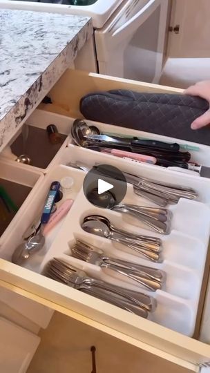 15K views · 12 reactions | So how much cutlery do you really need for your family? It is suggested that you own 2-3 of each piece of cutlery per person in your home. That means, 2-3 spoons per person, 2-3 forks per person etc. You want to have enough for one full day of meals for each person in your home, assuming that you only run the dishwasher once a day. Our family of four has a standard 24 piece cutlery set, which means that everyone in the house has two of everything. It is the perfect amount to last the day but not an over abundance so it feels like I’m ALWAYS washing dishes. Remember, the more you have the more you have to wash. Now what about company? It depends how many people you typically host at your home. I make sure to have one set of cutlery per potential guest. The Dishwasher, Family Of Four, Washing Dishes, How Many People, Do You Really, Now What, Cutlery Set, One Set, Forks