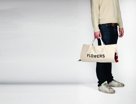 #Morplan loves this! Packaging Box Design, Emma Goldman, Bouquet Bag, Flower Shop Design, Flower Branding, Flower Truck, Cherry Trees, Flower Store, Florist Shop