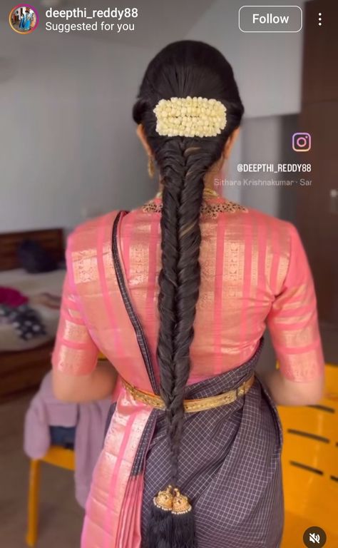 Seemantham Saree, Seemantham Saree Ideas, Messy Braided Hairstyles, South Indian Wedding Hairstyles, Bridal Hairstyle Indian Wedding, Hair Style On Saree, Saree Hairstyles, Saree Ideas, Engagement Hairstyles