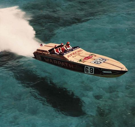 This 41-foot 1984 Apache race boat sold for $401K—here’s why it’s worthy | Hagerty Media Alfresco Designs, Vintage Speed Boat, Offshore Powerboats, Ah-64d Apache Longbow, Powerboat Racing, Hydraulic Ram, Yatch Boat, Offshore Boats, Boat Racing