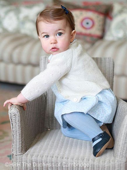 Happy 1st birthday, Princess Charlotte! Ducesa Kate, Vévodkyně Kate, Prinz George, Kate Und William, Duchesse Kate, Pictures Of Princesses, Anmer Hall, Düşes Kate, Princesa Charlotte